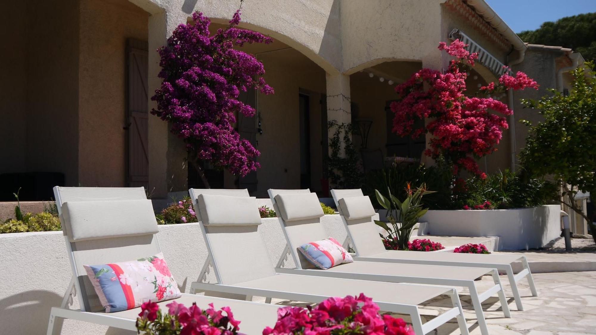 Grand Appartement Dans Maison Avec Piscine Privee Fréjus Exterior foto