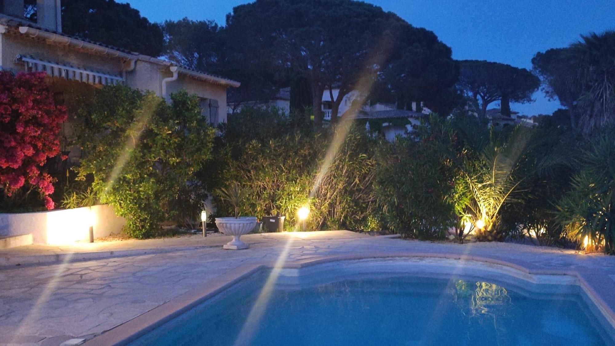 Grand Appartement Dans Maison Avec Piscine Privee Fréjus Exterior foto