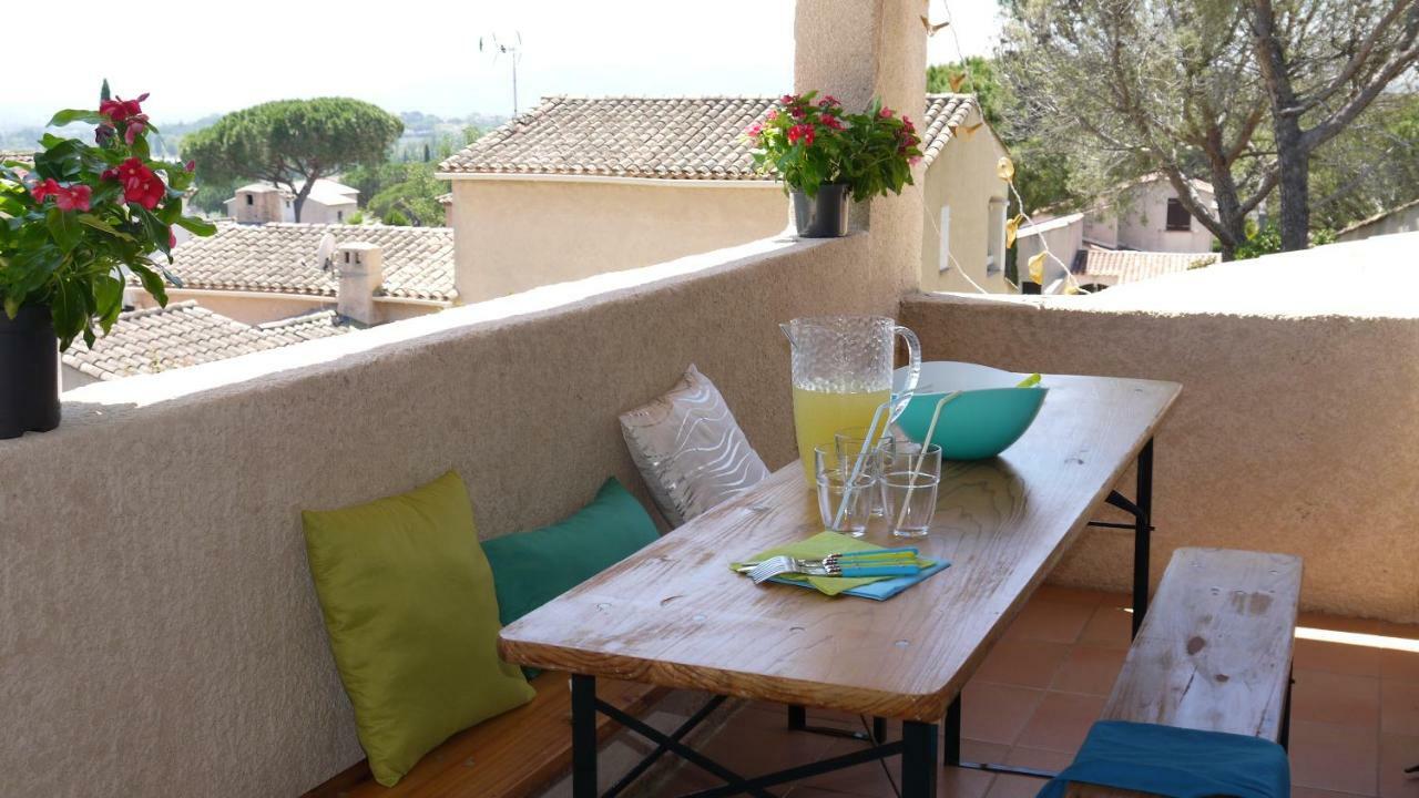 Grand Appartement Dans Maison Avec Piscine Privee Fréjus Exterior foto